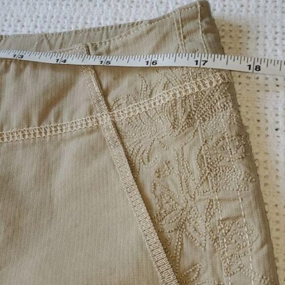 Eddie Bauer Embroidered Cargo Pockets Beige Sporting Cinched Sz 12 Cuffed Pants - Picture 9 of 11